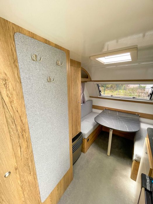 Caravana N-CROSS da marca NIEWIADOW