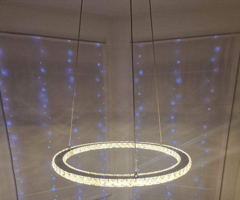 Lampa okrągła glamour Beliani