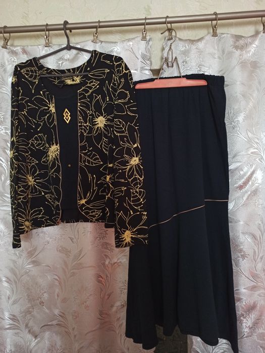 Костюм женский 52 размер