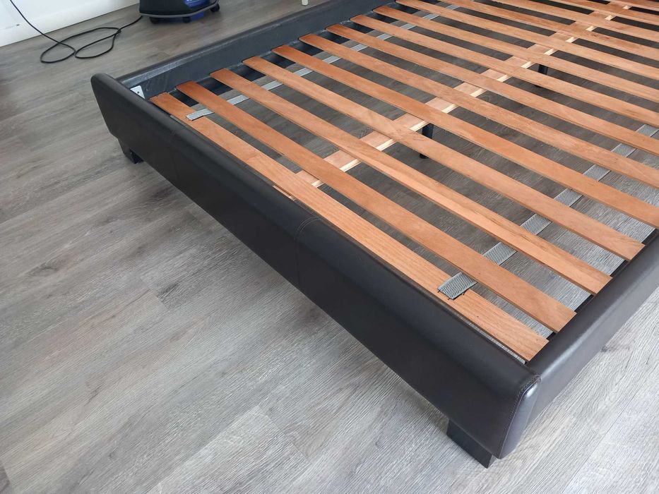Cama casal usada