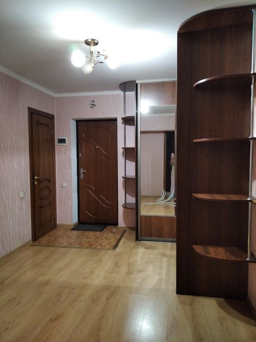 ПРОСТОРА ЕЛІТНА двокімнатна  квартира, документи