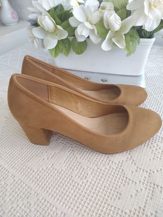 Sapatos camel elegantes e confortáveis - You and Me - Tamanho 37