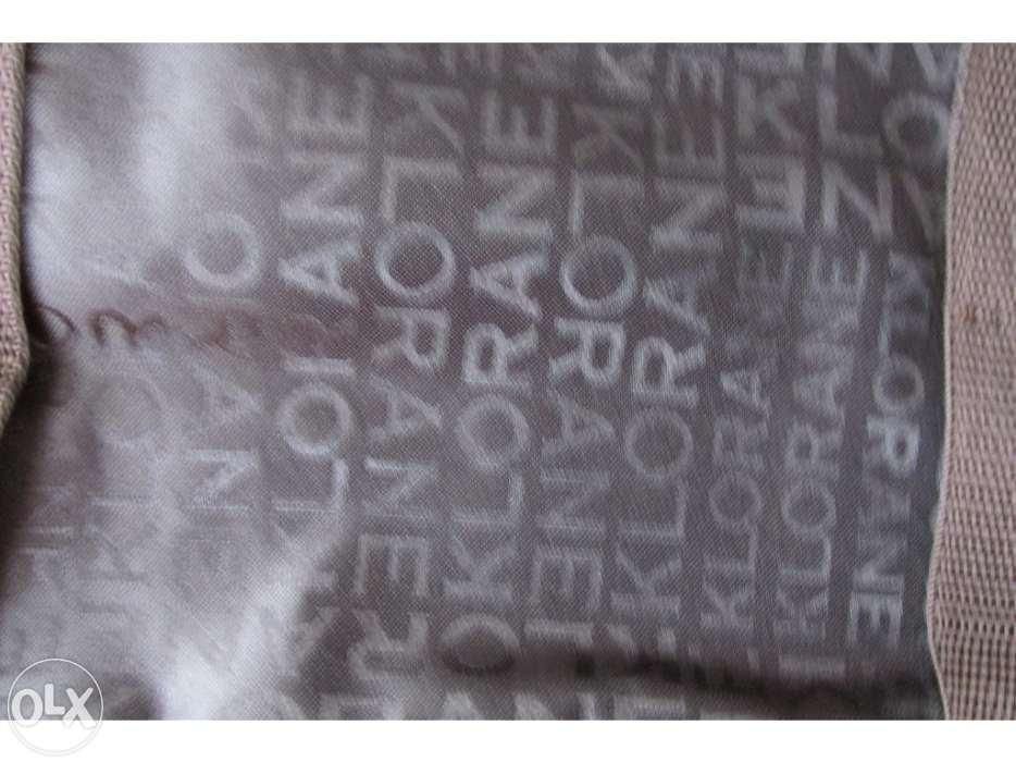 Mala da marca KLORANE