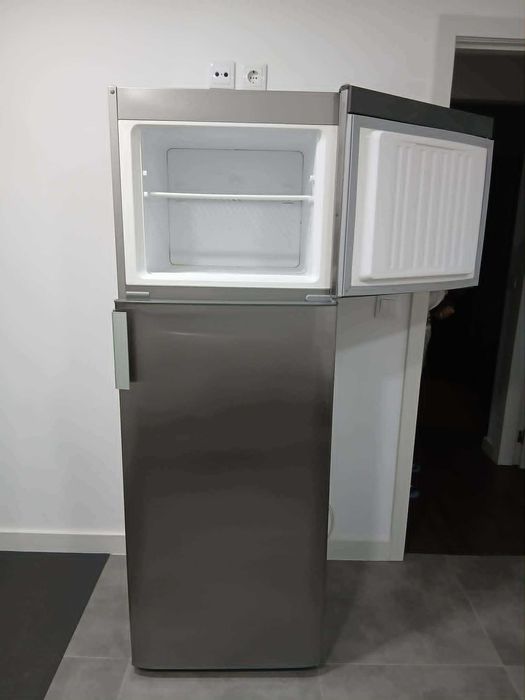 Frigorífico Fagor em aço inoxidável