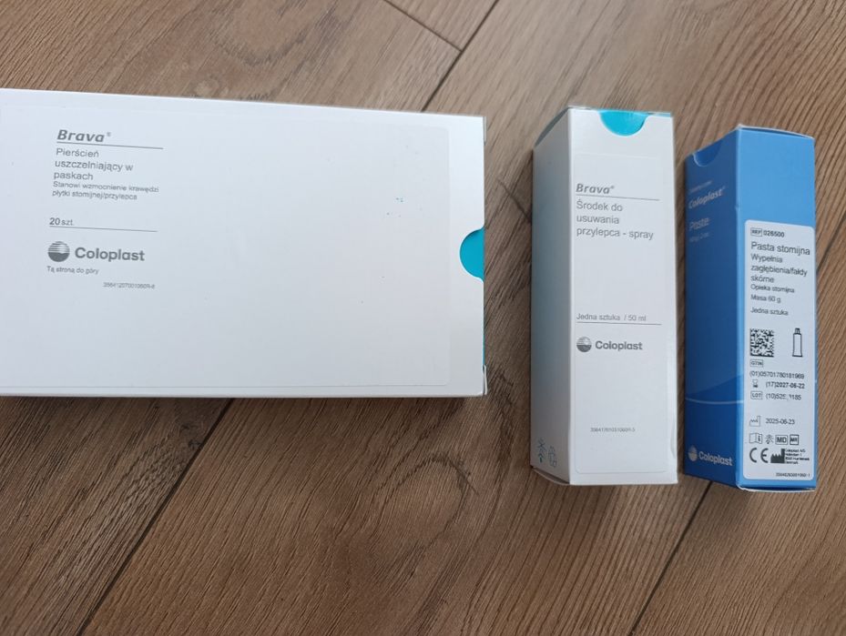 Zestaw stomijny pasta, przylepiec i spray+ worki i płytki