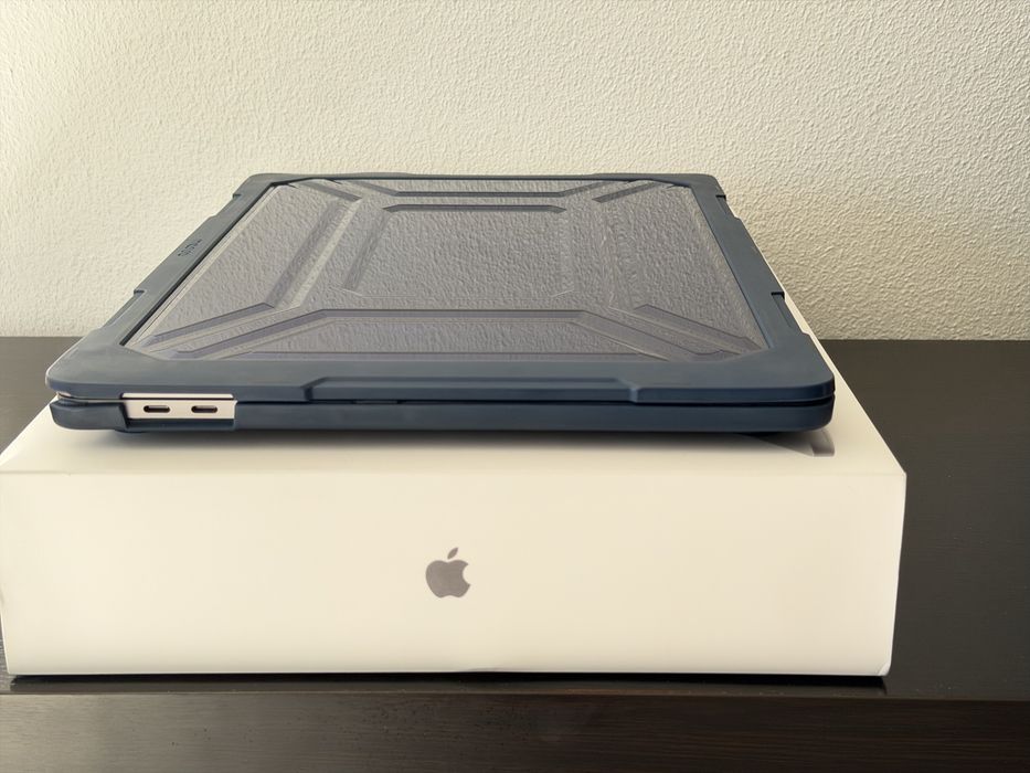 Macbook pro a2141 / 2019 16 pol (specs nas fotos)