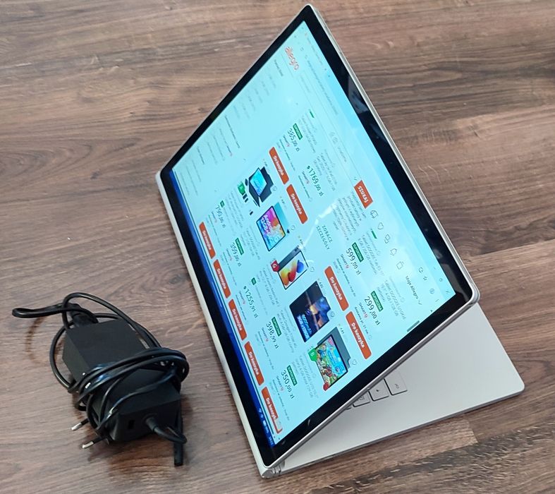 Microsoft Surface Book 2, 15", i7, GTX 1060