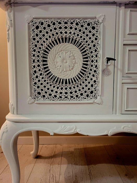 Piękna elegancka komoda Ludwik XIV rafia