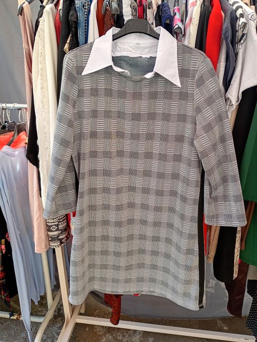 Roupa semi nova 1€ a peça