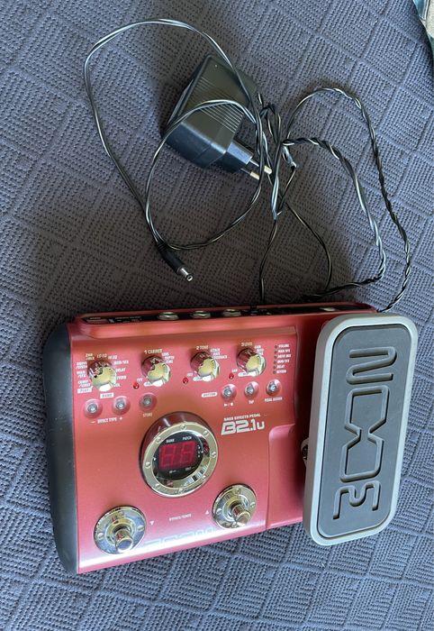 ZOOM B2.1u - Pedal de efeitos para Baixo