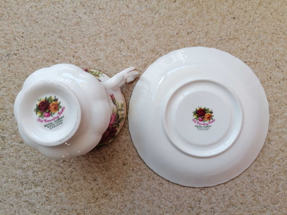 Chávenas de chá Royal Albert Vintage "Old Country Roses"