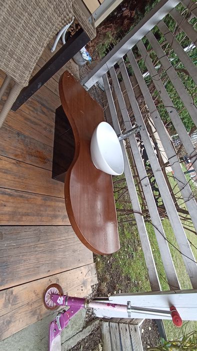 Umywalka wraz z szafką baterią blatem