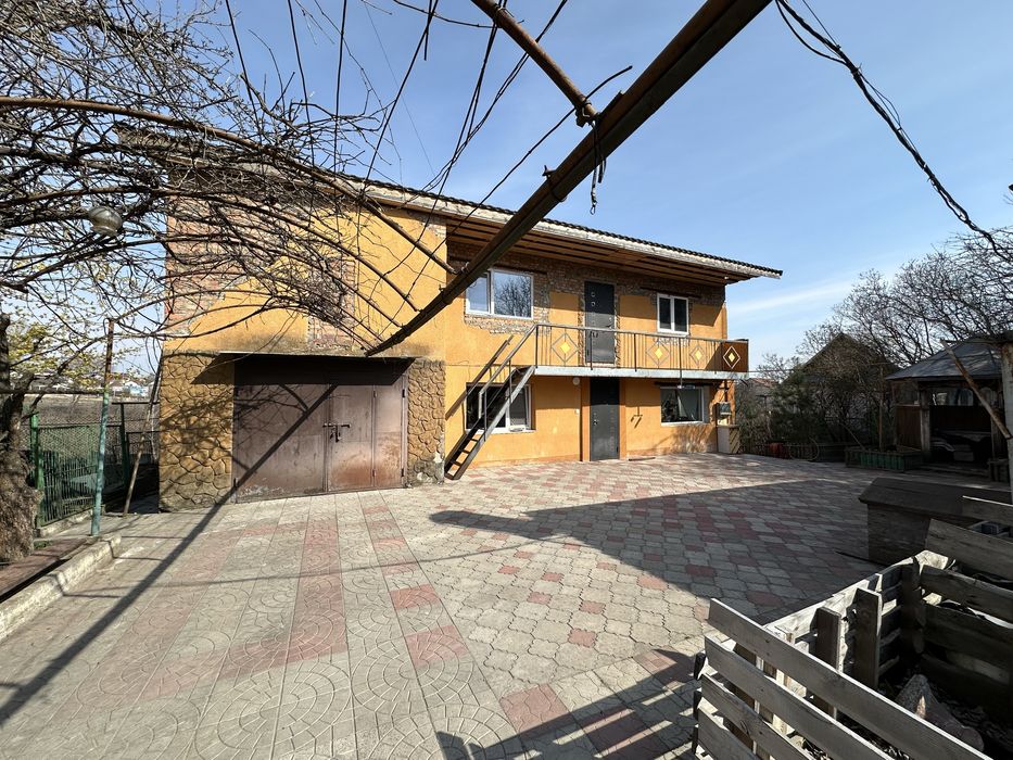 Продаж будинку  біля міста Біла Криниця