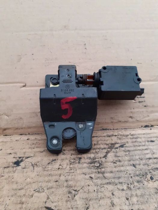 } BMW E39 95-00 KOMBI 2.5B ZAMEK KLAPY 8168892