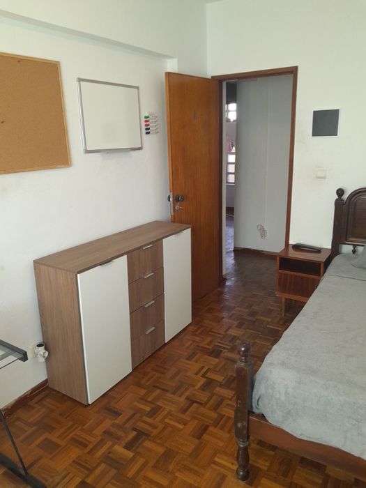 Alugo quarto para uma pessoa em Santarém