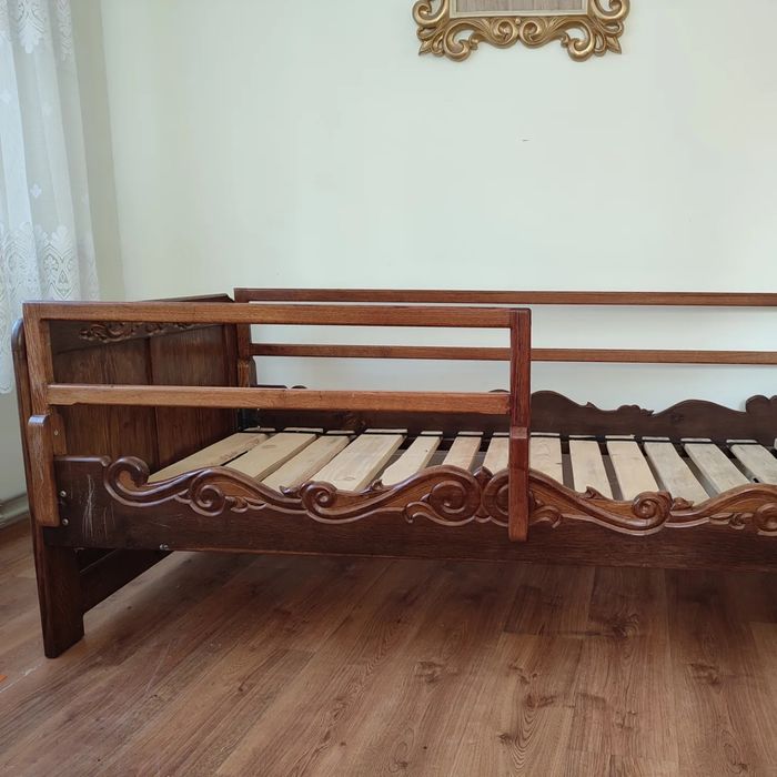 Продам дубове ліжко