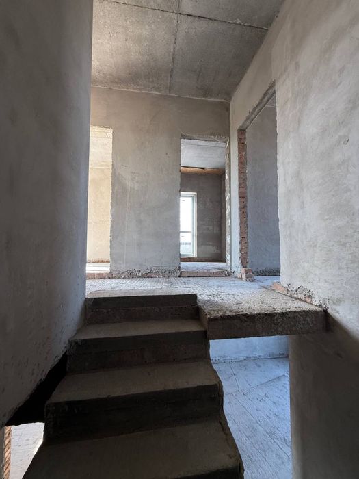 Продаж будинку -двояна