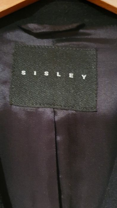 Мужское пальто sisley три пуговицы