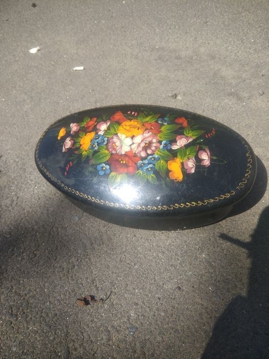 Шкатулки разные разных времен