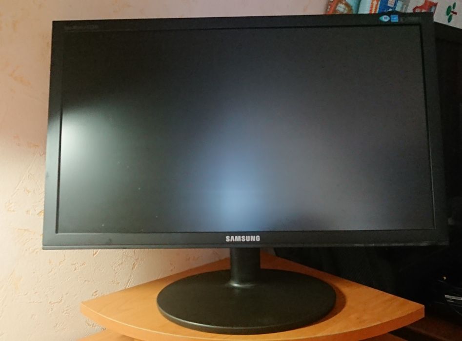Большой монитор Samsung 23"