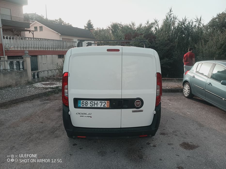 Fiat doble 1,3 de 3 lugares,vende ou troca por de maior caixa, carro econômico, só meter gasóleo e andar ano 2016