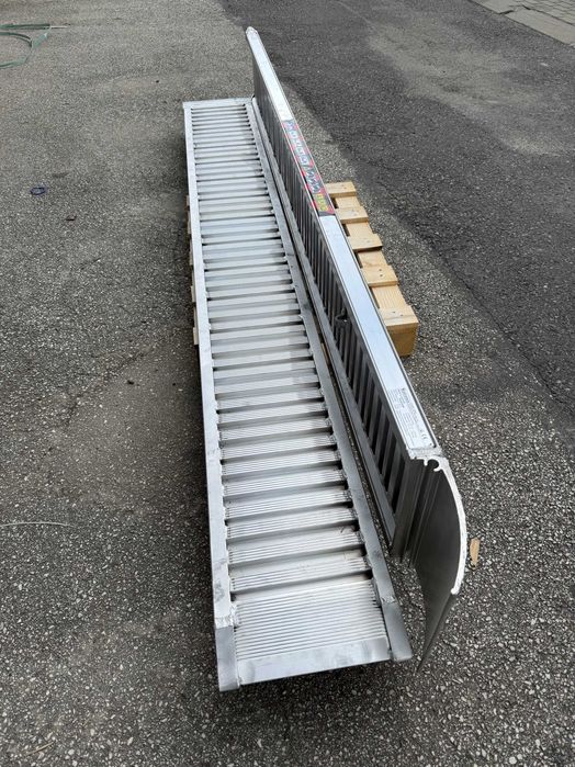 Najazdy aluminiowe rampy załadunkowe 2,5m do 1550kg długa płetwa 20cm