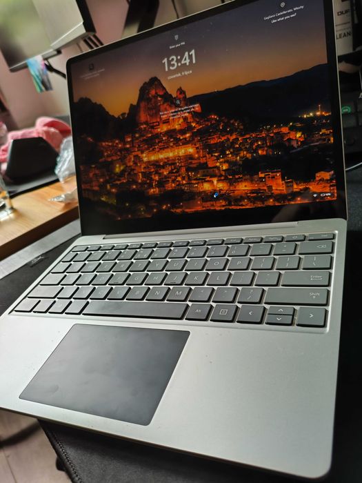 Microsoft Laptop Surface Go i5/4GB ram/256GB ssd, Windows 11