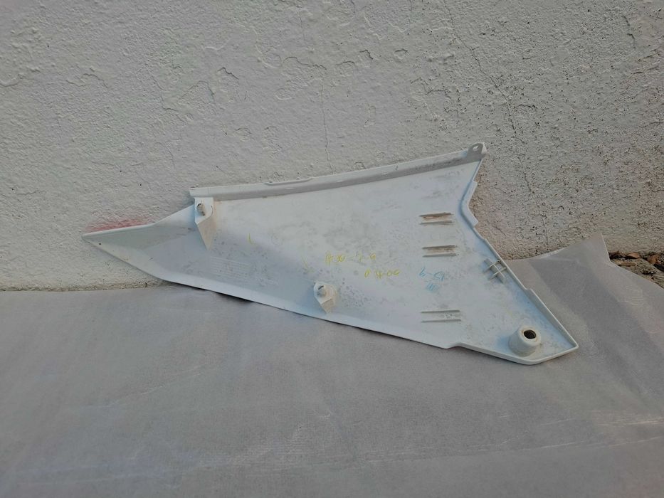 Tampa lateral esquerda para a Honda CRF300L