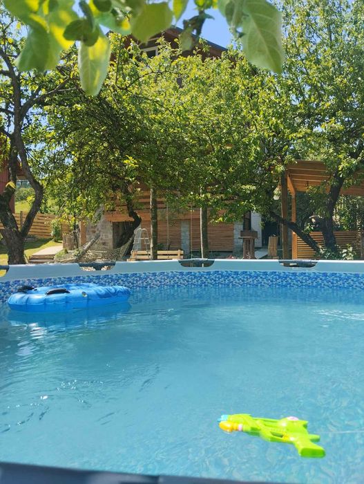 Окремий будинок.Чан .Басейн .Оренда Славське Відпочинок Карпатах.Житло