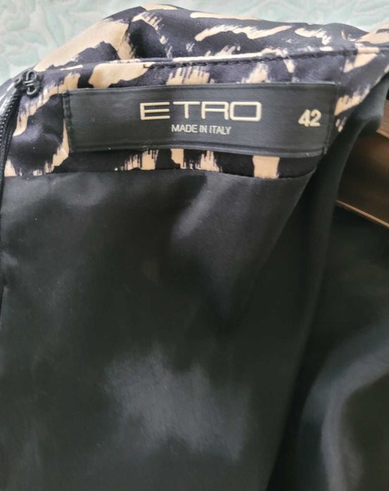 Сукня бренду ETRO з натурального шовку на підкладці