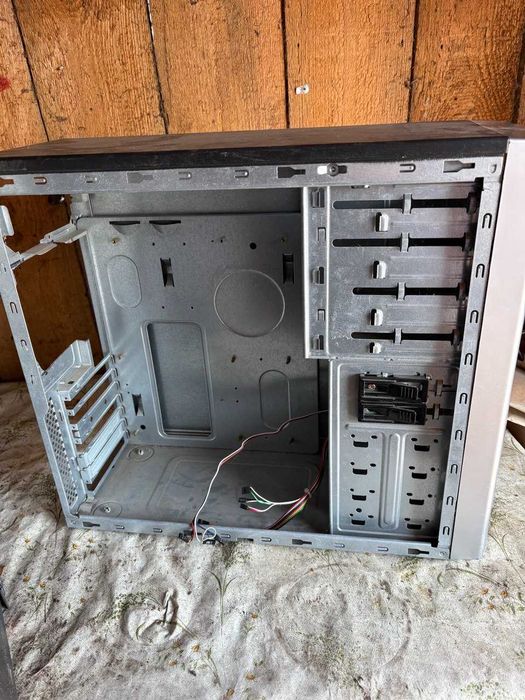 Корпус пк системного блока комп'ютера