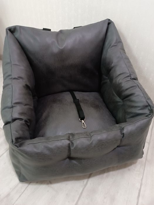 Автокресло для собак