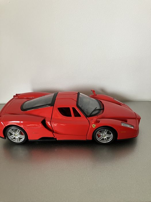 Carro Ferrari Enzo