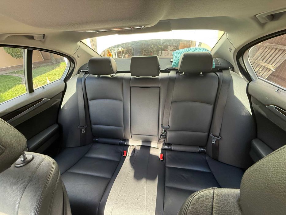 BMW F10 528i xDrive 2016