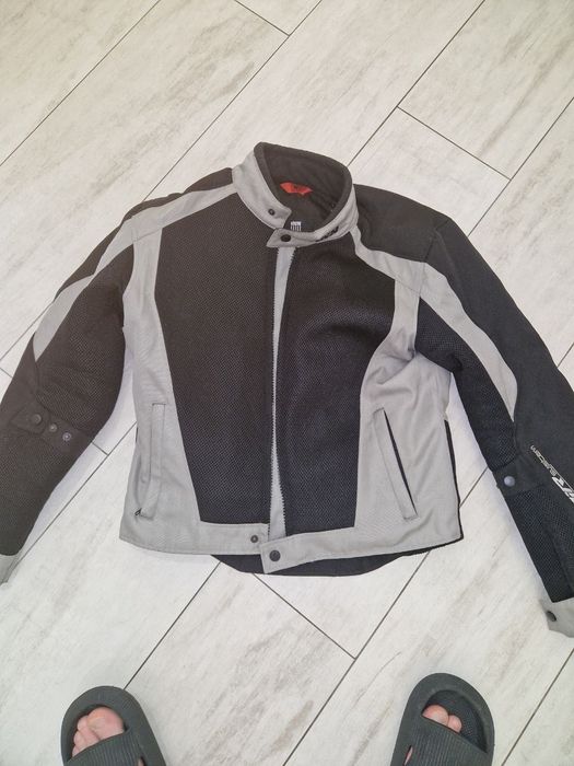 Мото куртка в чудовому стані