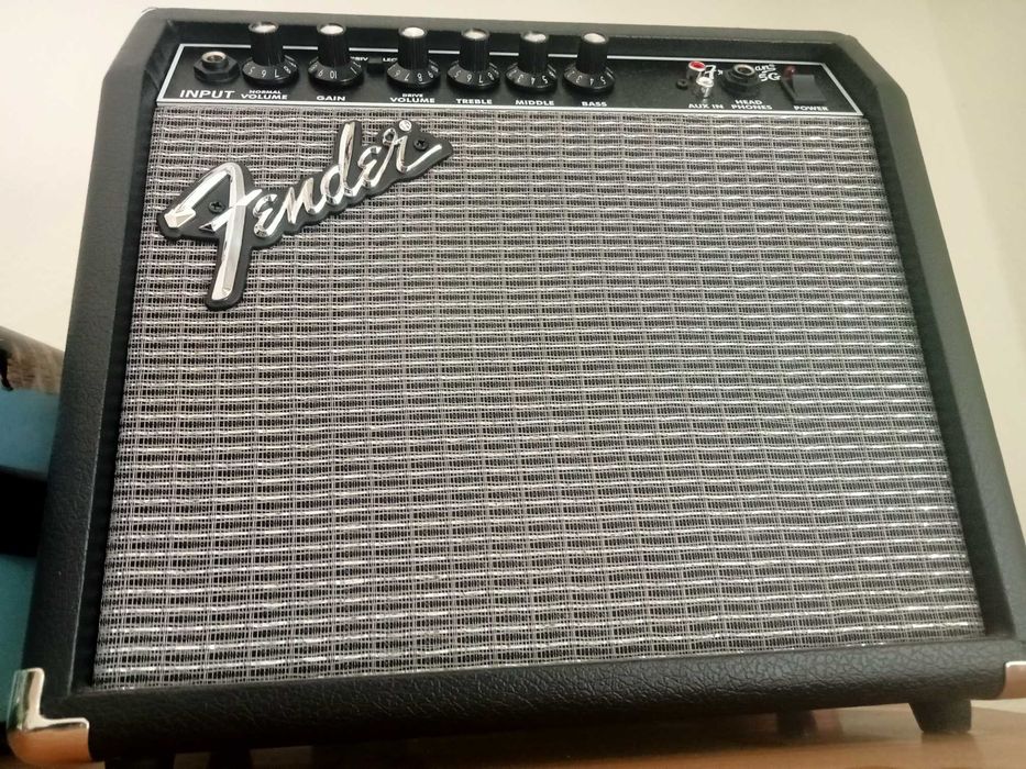 Guitarra Elétrica Semi Nova