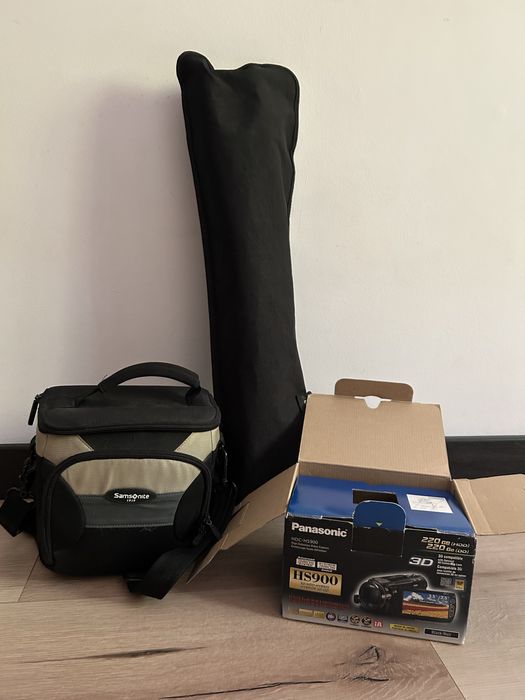 Відеокамера Panasonic HS900