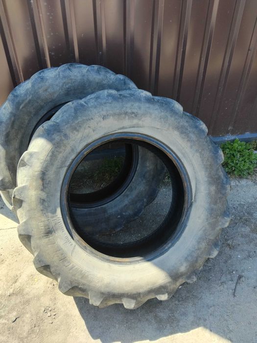 Opony 360/70/24 stan dobry dwie sztuki