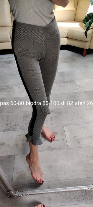 Elastyczne spodnie do kostek na gumce w pepitkę S