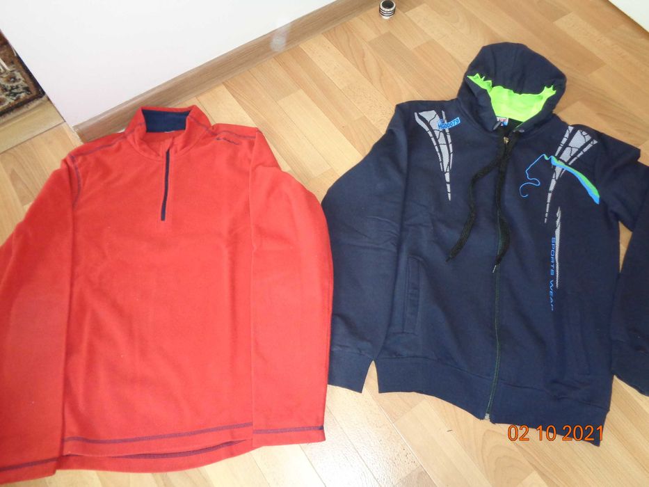 Bluzy młodzieżowe.