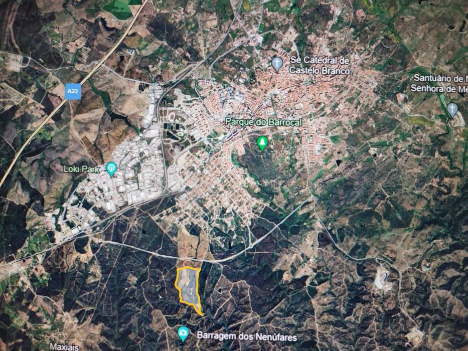 Terreno com 27 hectares