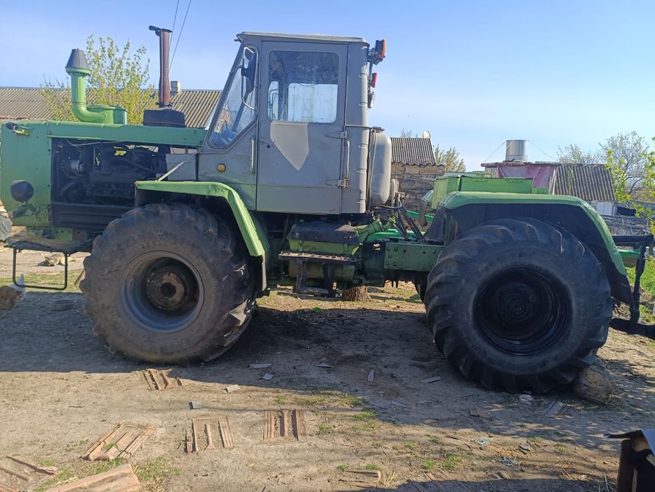 Продам трактор т - 150 к разом з плугом 6 корпусними