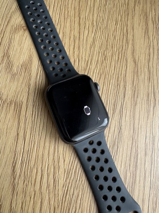 Apple Watch SE 2-го покоління 44 мм GPS + Cellular Black