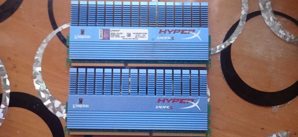 Пам'ять DDR3 1866MHZ 2*4Gb комплект