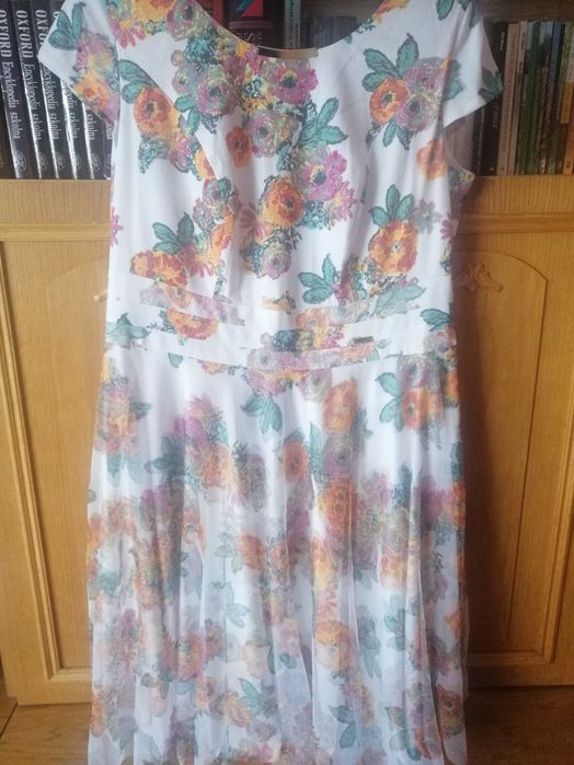 Piękna sukienka 3d r. 46