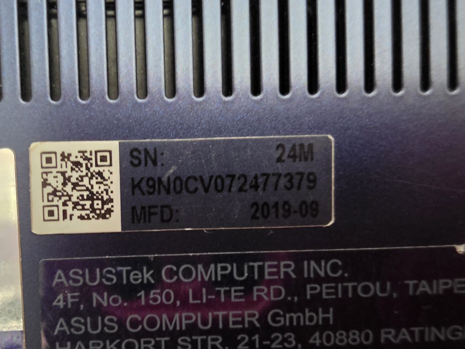 Laptop -tablet asus  niebieski mały stan bardzo dobry