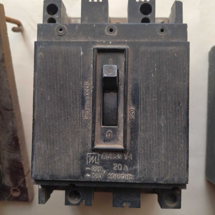 Автоматичні вимикачі