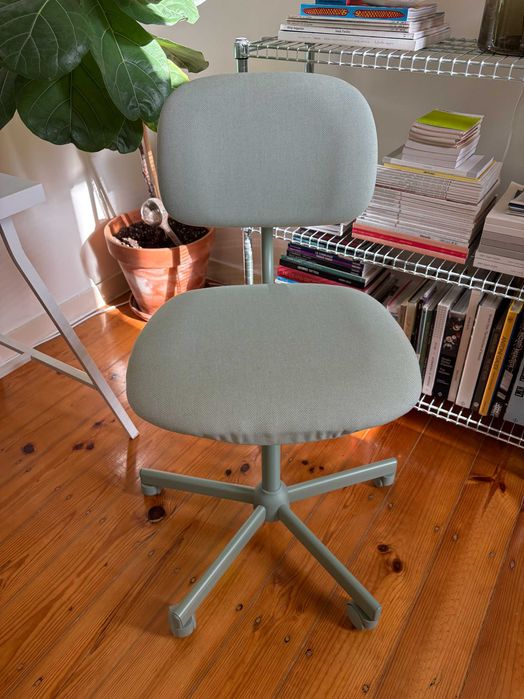 Cadeira de escritório Bleckberget da IKEA cor verde clara