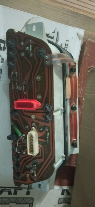 панель-блок приборів ваз 2110/2111 1999р