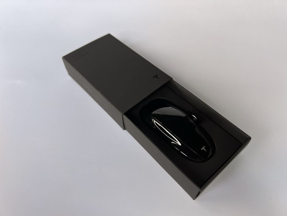 ОРИГІНАЛ!!! Ключ - МАШИНКА Tesla model 3/Y KEY FOB